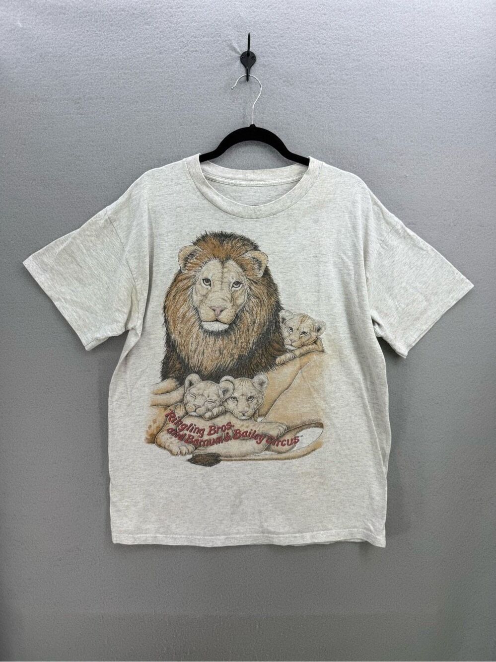 VTG Ringling Bros And Barnum & Bailey Circus Lion & Cubs T-Shirt Size L USA